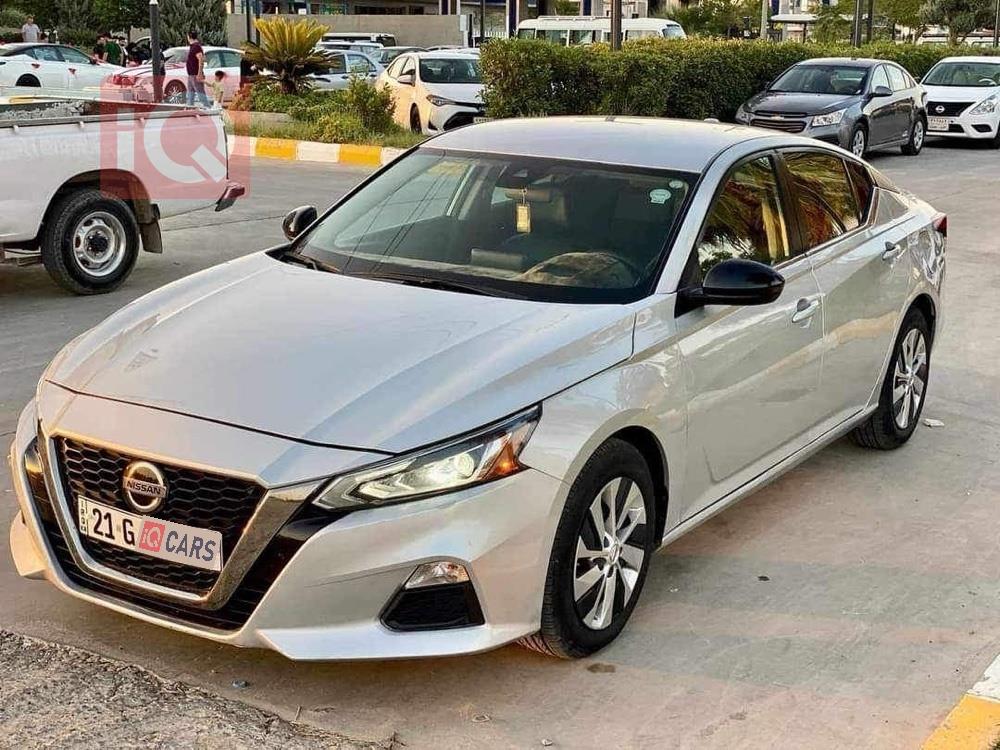 نيسان ألتيما